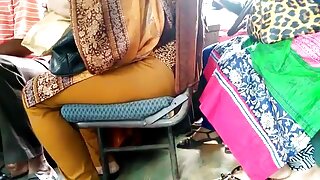 ರಿವರ್ಸ್ ಕೌಗರ್ಲ್ ಸ್ಥಾನದಲ್ಲಿ ದೊಡ್ಡ ಕೊಬ್ಬಿನ ಡಿಕ್ ಅನ್ನು ಧರಿಸಿರುವ ಸಮಯ ಧರಿಸಿರುವ ಸ್ಲಟ್