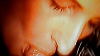 ದೊಡ್ಡ ಗುಂಡಿಯ ಶ್ಯಾಮಲೆ ಸ್ವೀಟಿ ಮೋನಾ ಲೀ ತನ್ನ ಗೆಳೆಯನಿಗೆ ತಲೆ ಕೊಡುತ್ತಾಳೆ